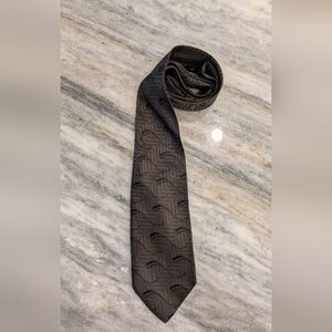 Sophisticated Black and Gray Patterned Men's Tie